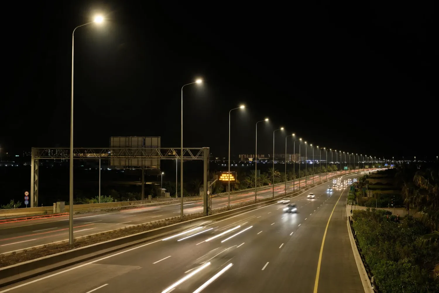 aluminum single arm light pole -highway